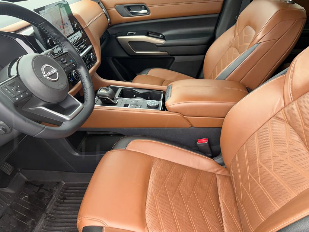 Used 2022 Nissan Pathfinder Platinum w/ Cargo Package image 9