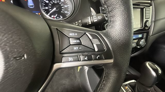 Used 2020 Nissan Rogue S FWD image 16