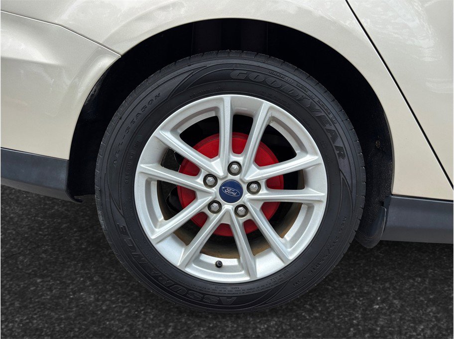 Used 2017 Ford Focus SE FWD image 13