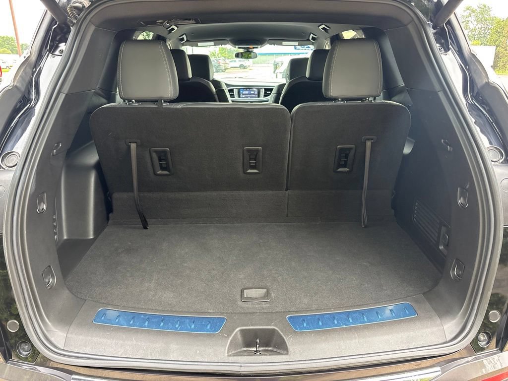 Used 2023 Buick Enclave Essence FWD image 25