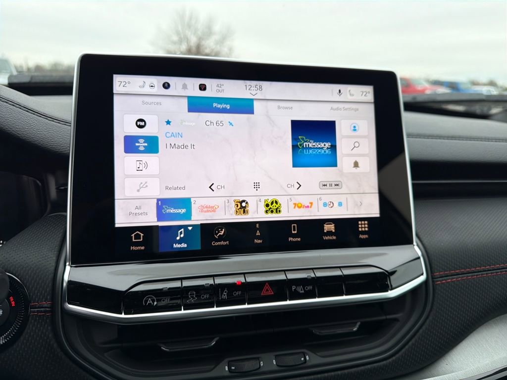 New 2026 Jeep Compass Trailhawk w/ Sun, Sound & Navigation Group image 18