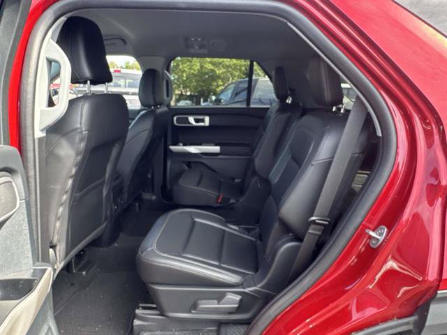 Used 2023 Ford Explorer XLT w/ Equipment Group 202A AWD/4WD image 9