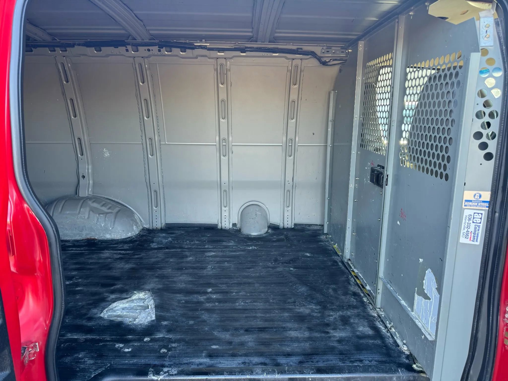 Used 2009 Chevrolet Express 2500 w/ Power Package image 12