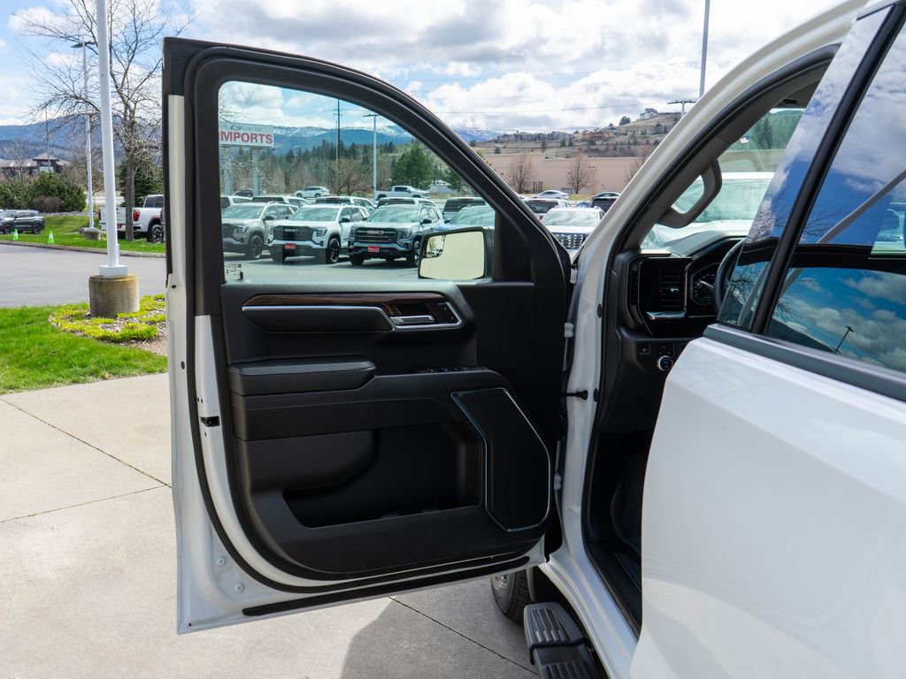Used 2024 GMC Sierra 1500 Elevation image 15