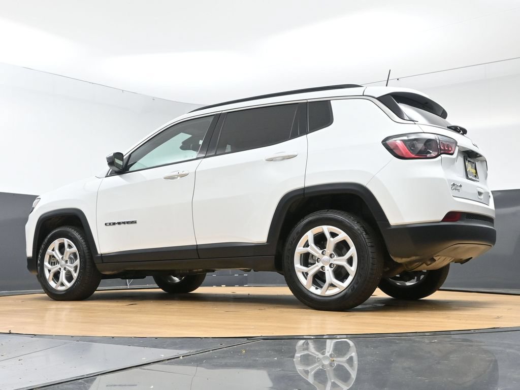 Used 2024 Jeep Compass Latitude AWD/4WD image 53