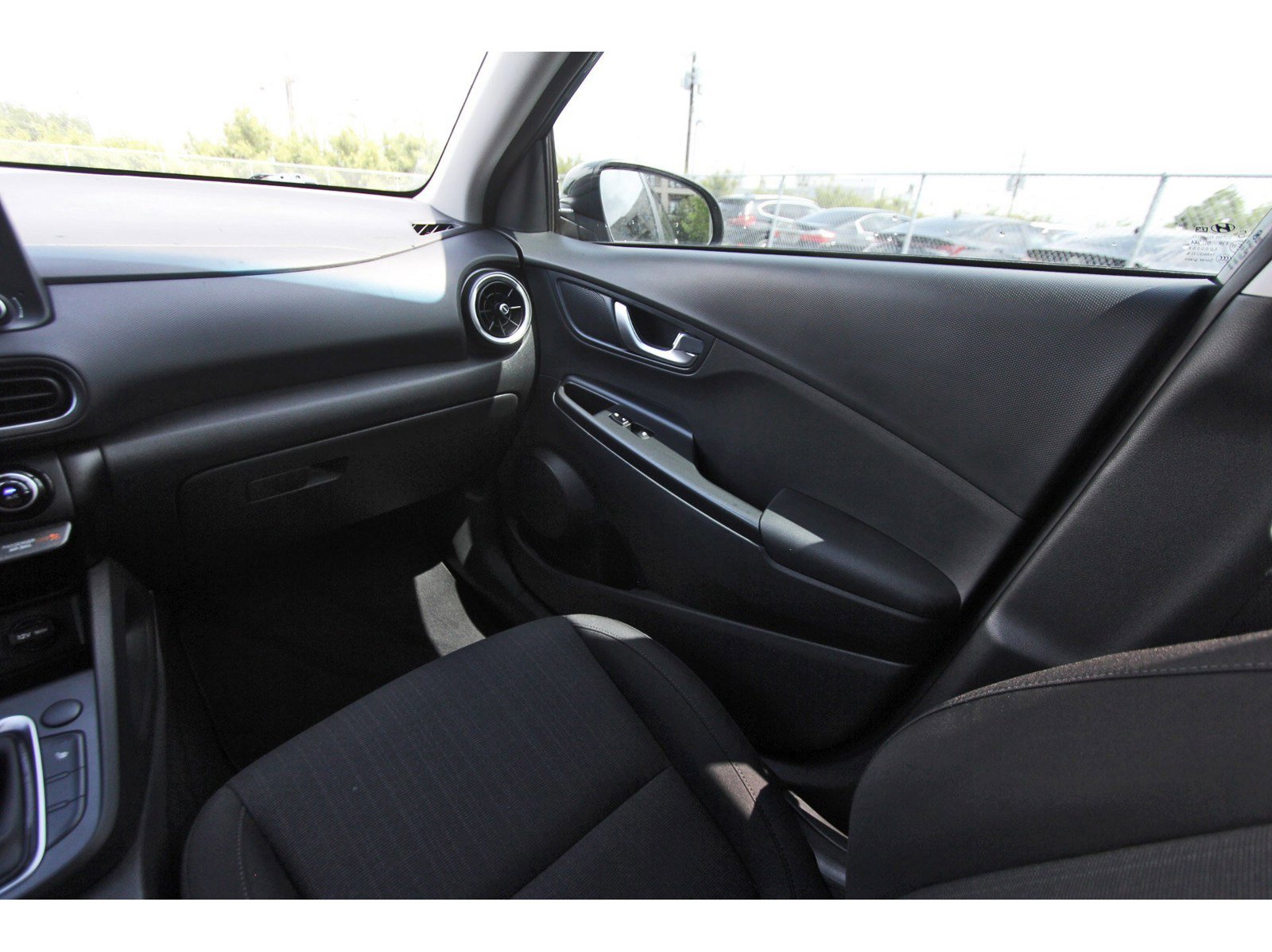 Certified 2022 Hyundai Kona SEL w/ Convenience Package FWD image 11