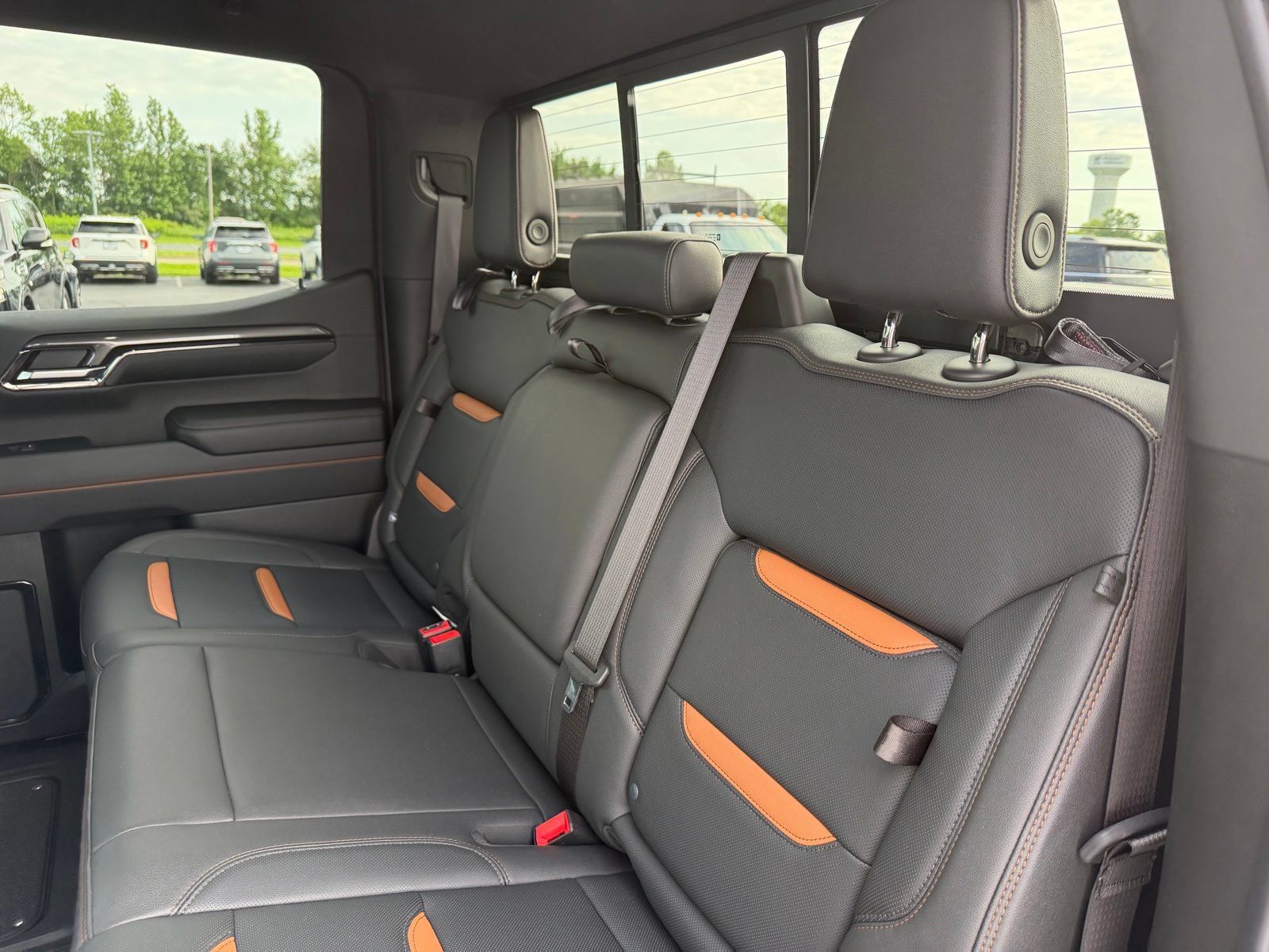 Used 2024 GMC Sierra 1500 AT4 w/ AT4 Preferred Package AWD/4WD image 13