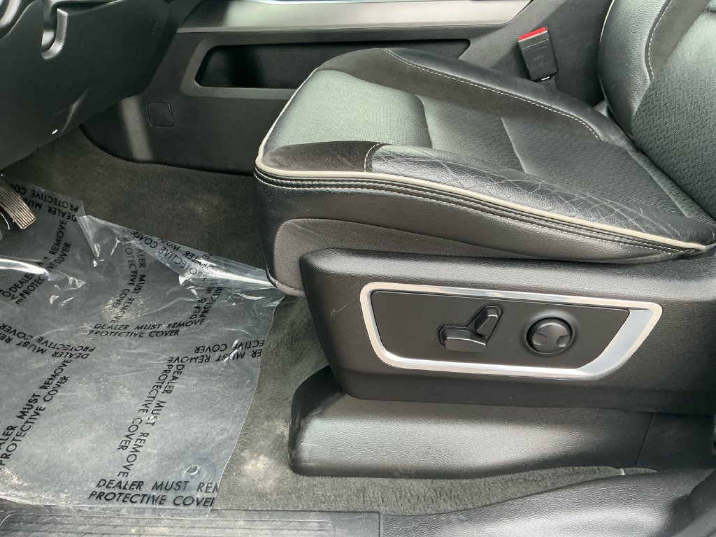 Used 2024 RAM 1500 Laramie AWD/4WD image 17