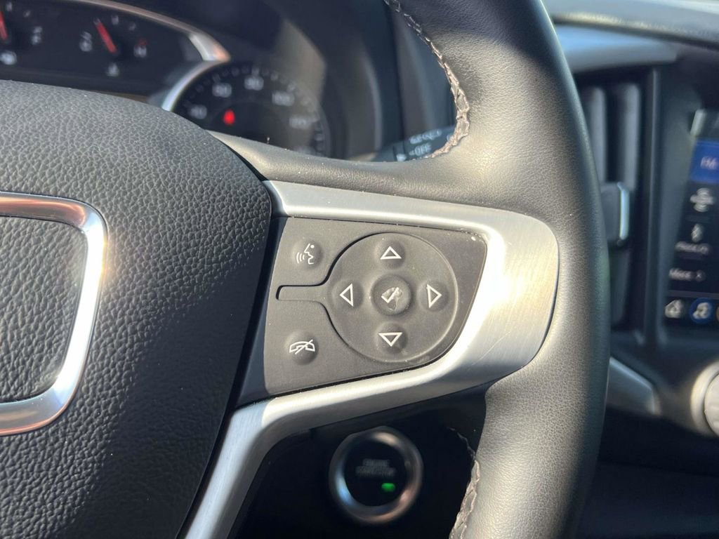 Used 2023 GMC Terrain SLT image 29