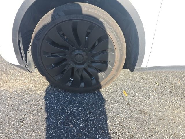 Used 2023 Tesla Model Y Long Range image 8