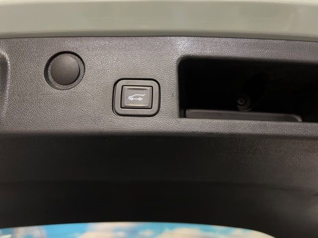 Used 2025 Chevrolet Equinox ACTIV w/ Safety and Technology Package image 60