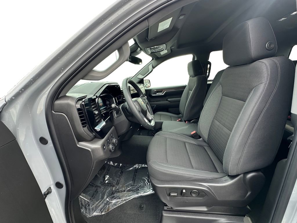 Used 2024 Chevrolet Silverado 1500 LT image 9