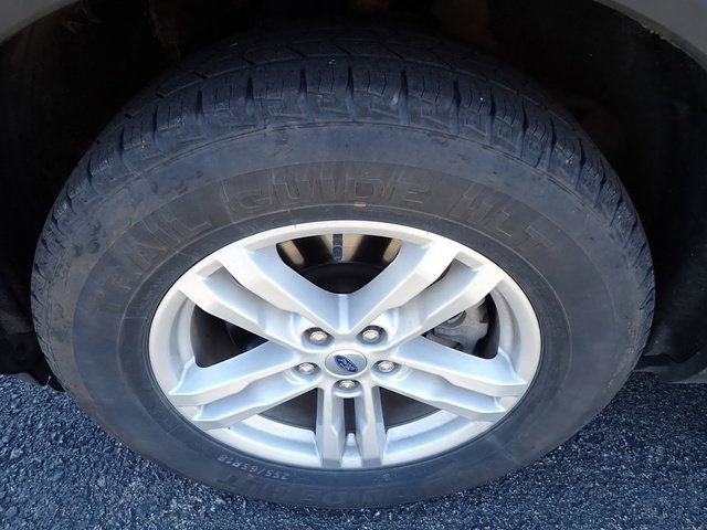 Used 2021 Ford Explorer XLT w/ Equipment Group 202A image 10