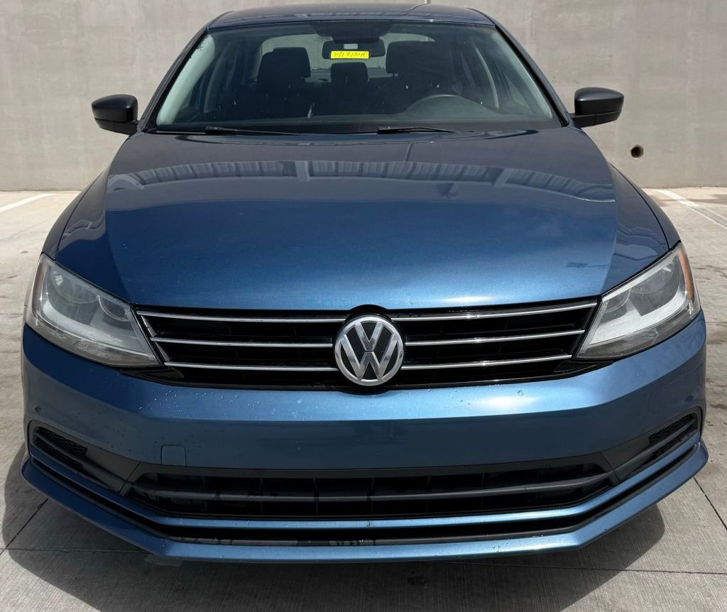 Used 2016 Volkswagen Jetta SE FWD image 2