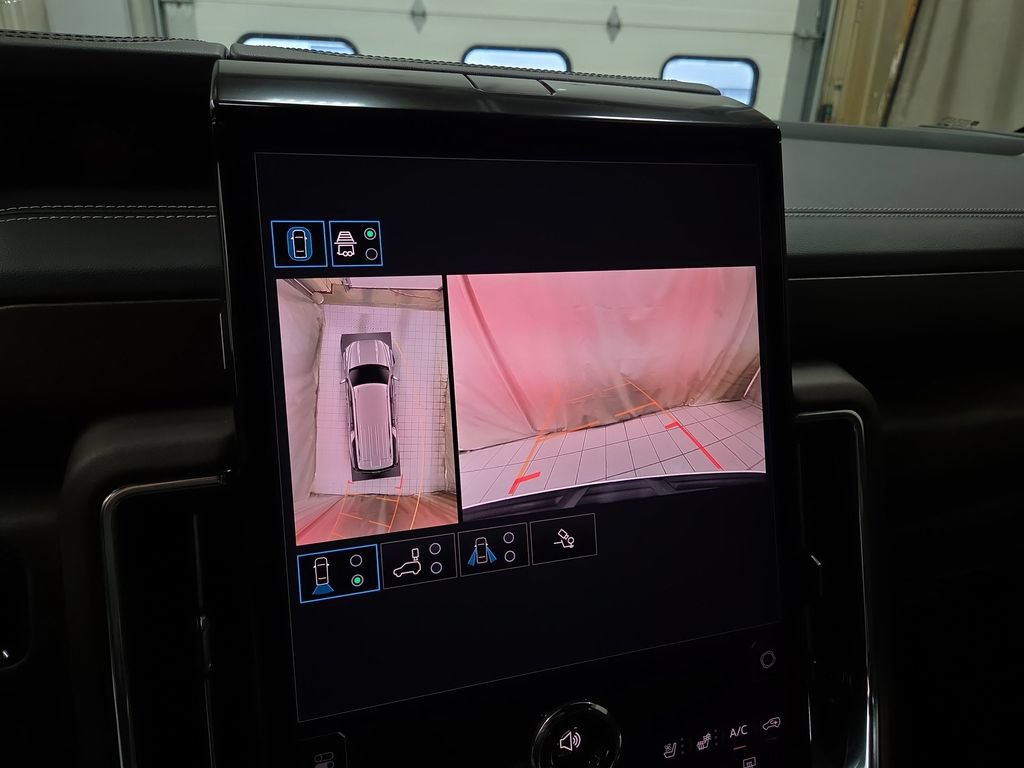 Used 2025 GMC Yukon XL Denali Ultimate AWD/4WD image 26
