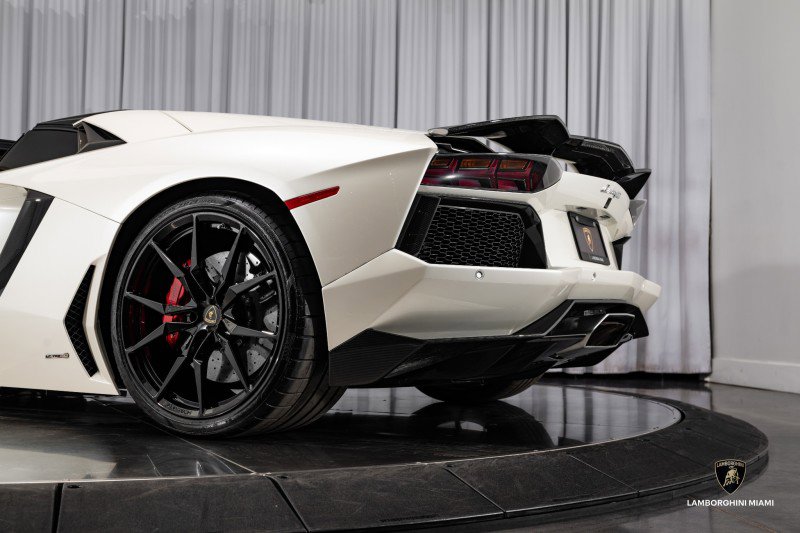 Used 2016 Lamborghini Aventador LP 700-4 image 33