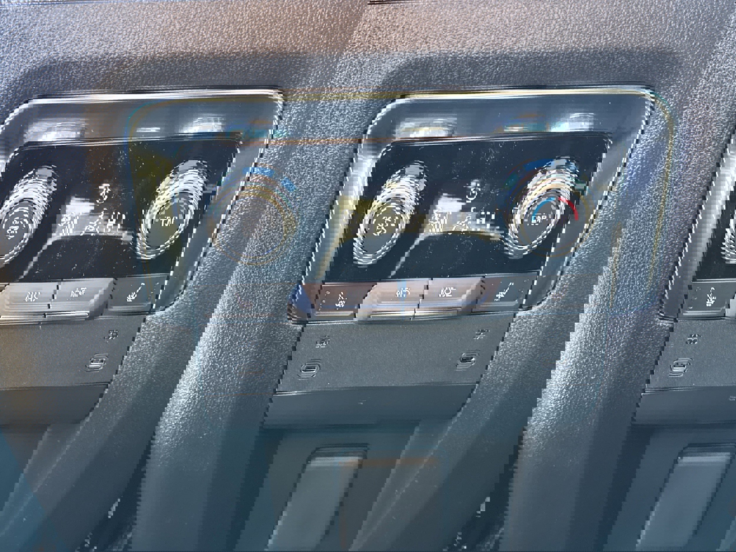 New 2026 GMC Yukon Denali w/ Sun & Power Step Package image 25