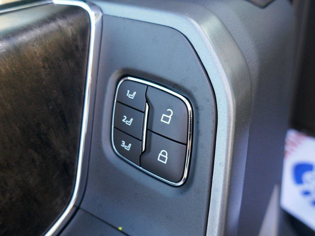 New 2026 Ford F250 Lariat w/ Black Appearance Package image 18
