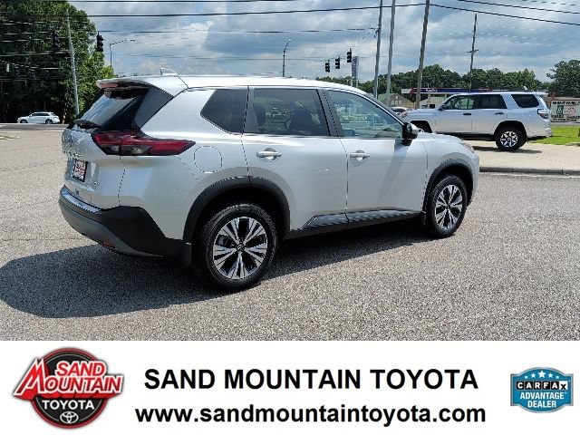 Used 2023 Nissan Rogue SV FWD image 3