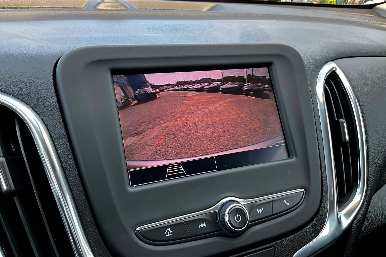 Used 2024 Chevrolet Equinox LT AWD/4WD image 22