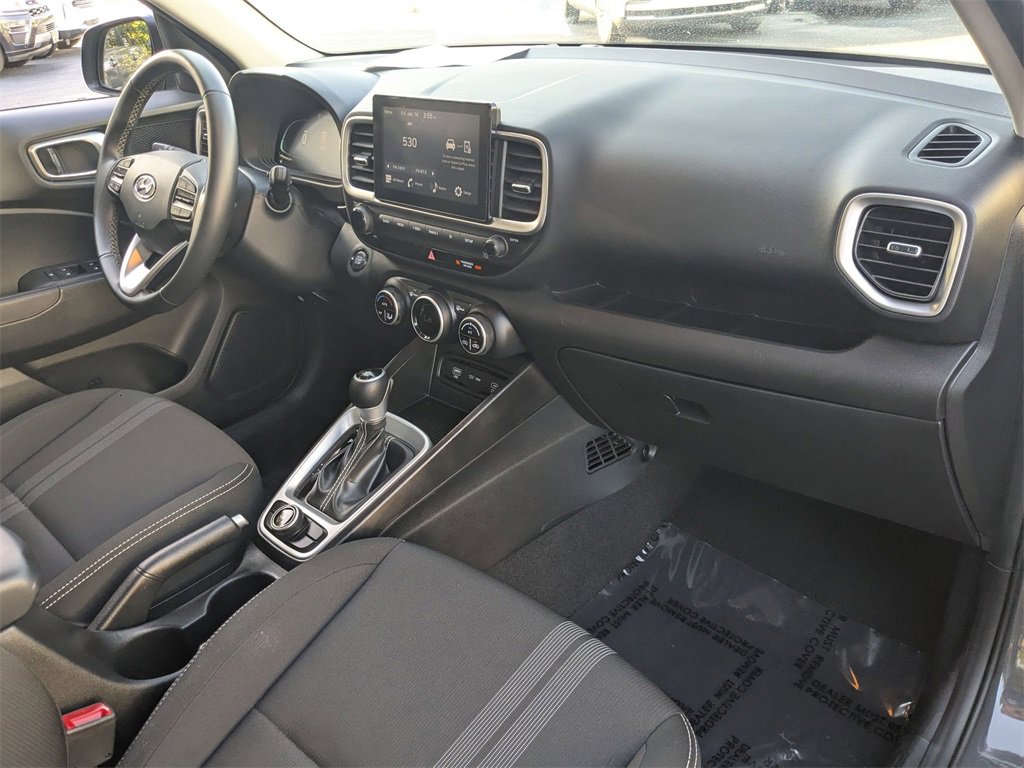 Used 2025 Hyundai Venue SEL image 31
