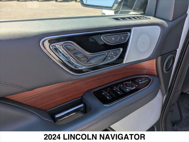 New 2024 Lincoln Navigator Reserve image 7