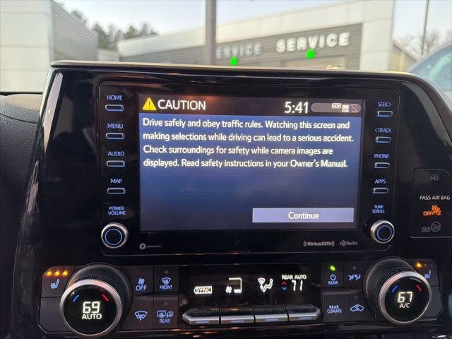 Used 2020 Toyota Highlander XLE image 10