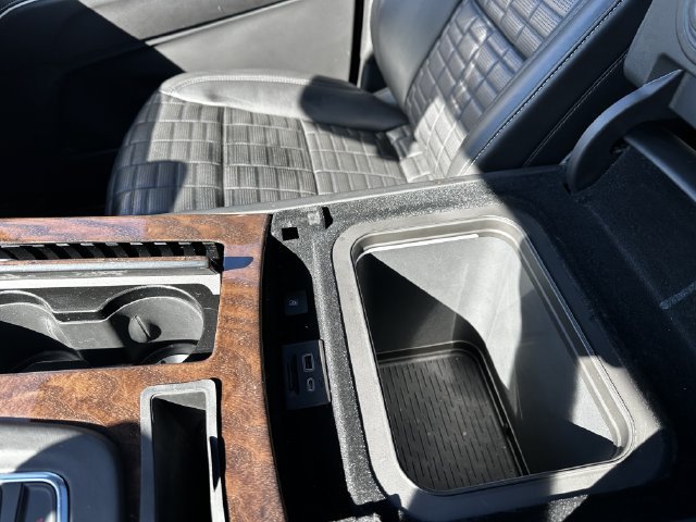 Used 2023 Cadillac Escalade Sport Platinum w/ LPO, ONYX Package AWD/4WD image 26