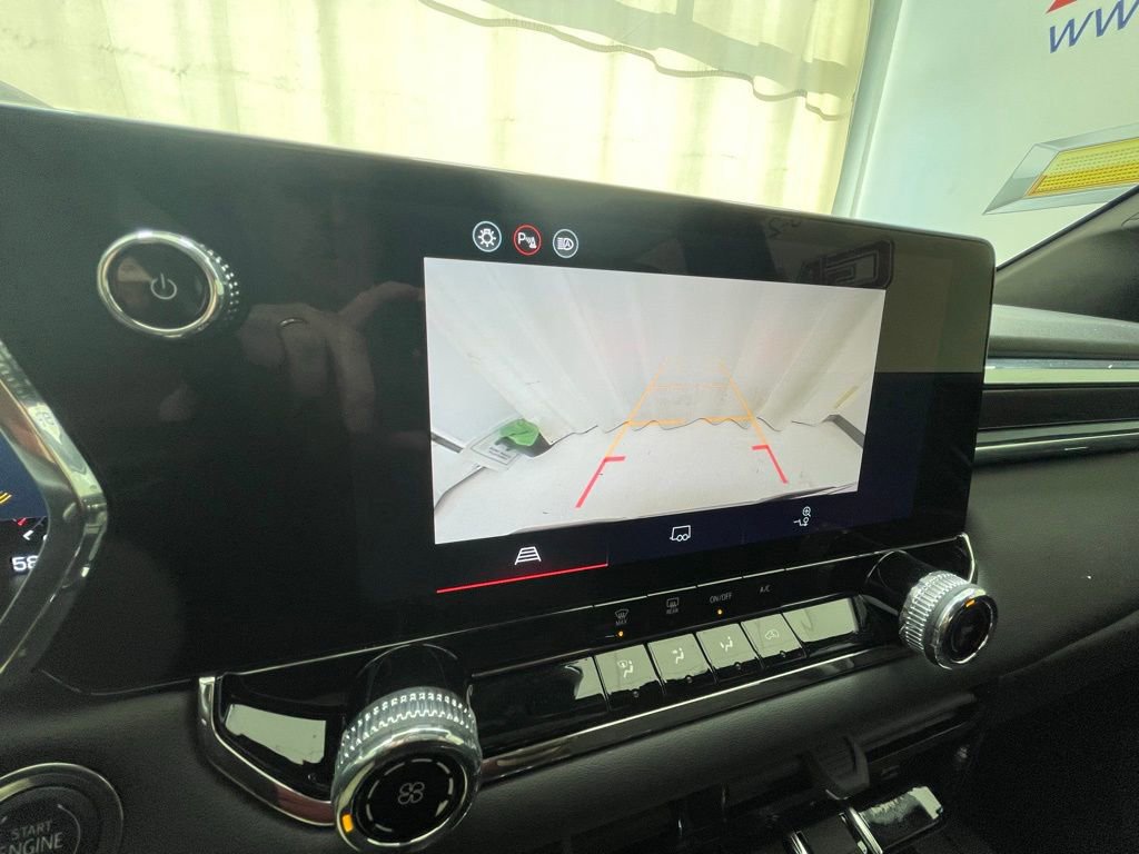 Used 2026 GMC Canyon Elevation image 18