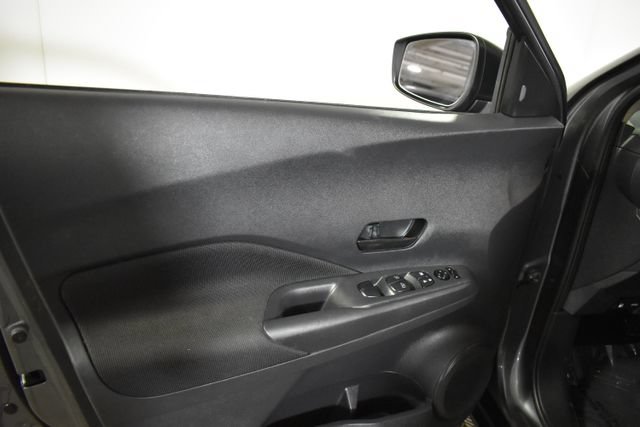 Used 2021 Nissan Kicks S FWD image 7