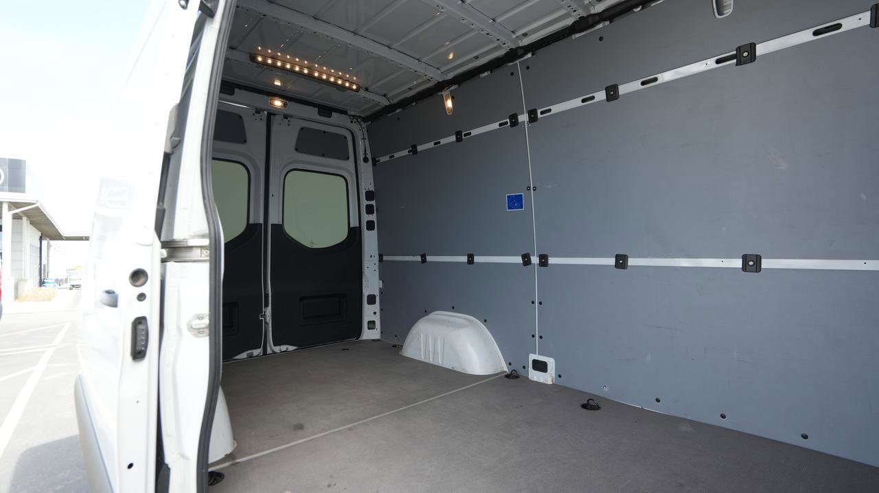 Used 2024 Mercedes-Benz Sprinter 144 Cargo image 8