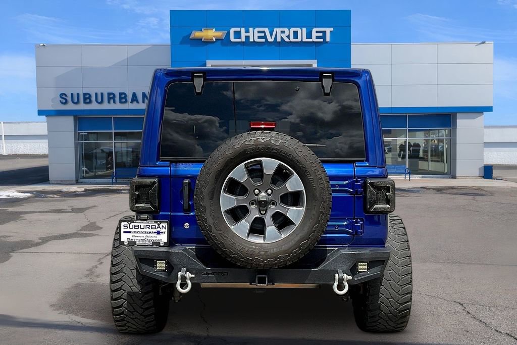 Used 2018 Jeep Wrangler Unlimited Sahara AWD/4WD image 4