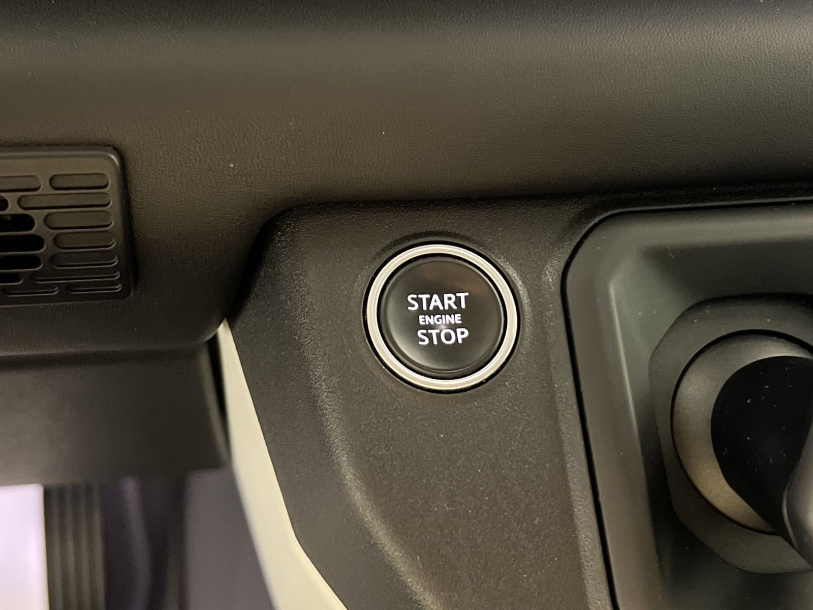 Used 2020 Land Rover Defender 110 HSE AWD/4WD image 35