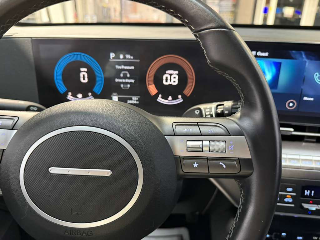 Used 2025 Hyundai Kona SEL image 12