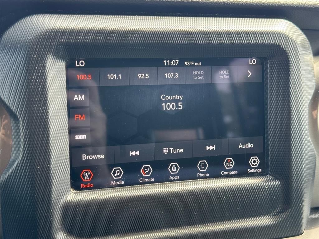 Used 2018 Jeep Wrangler Unlimited Sahara AWD/4WD image 23