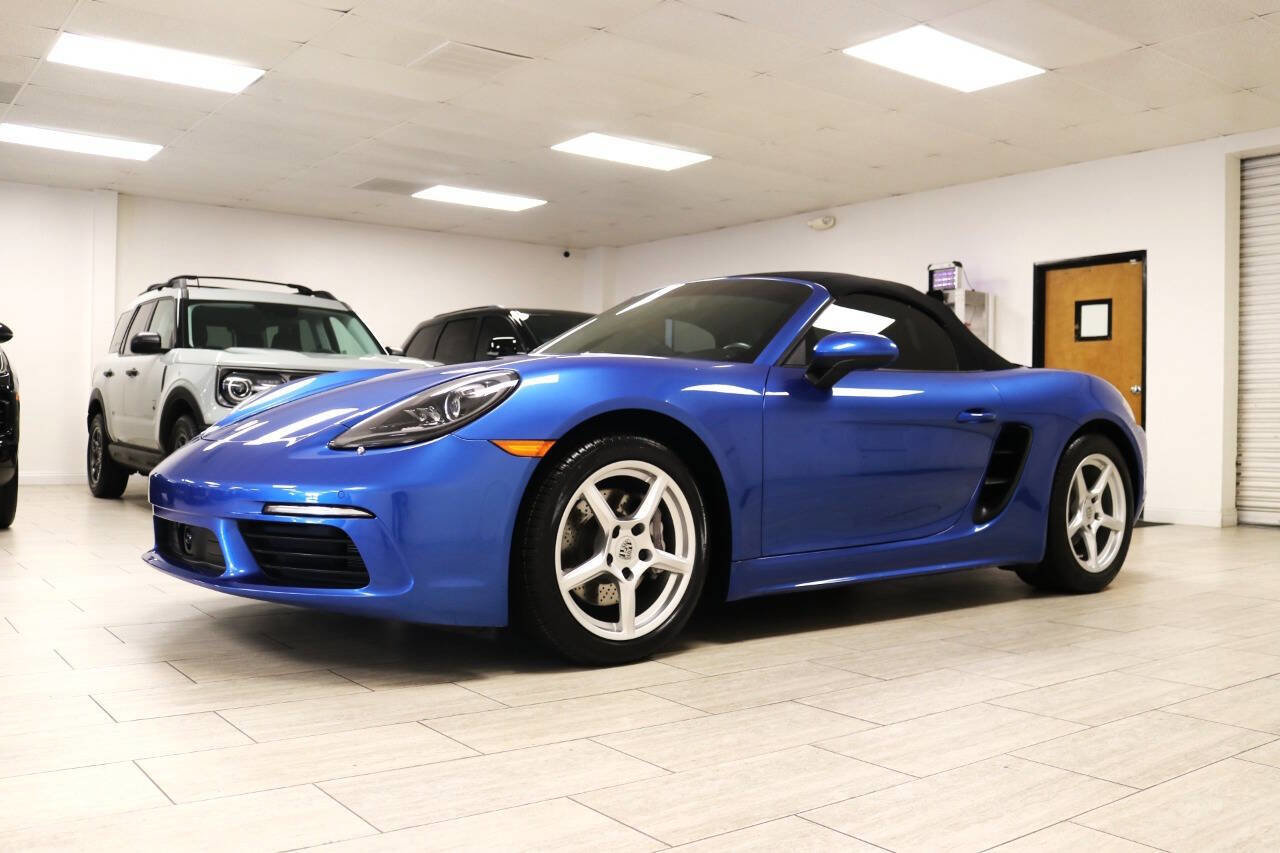 Used 2018 Porsche 718 Boxster RWD image 3