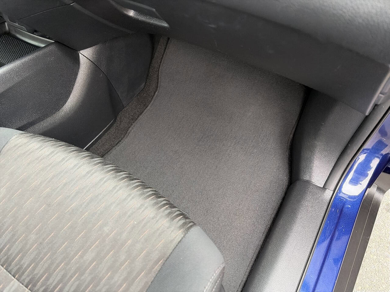 Used 2018 Nissan Rogue SV image 20