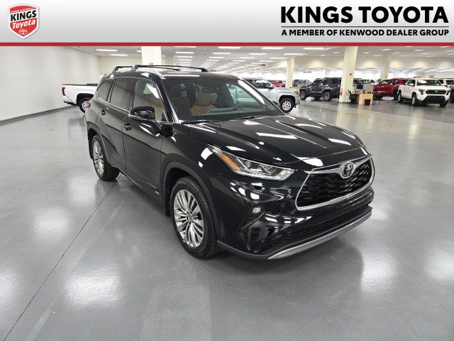 New 2026 Toyota Highlander Platinum
