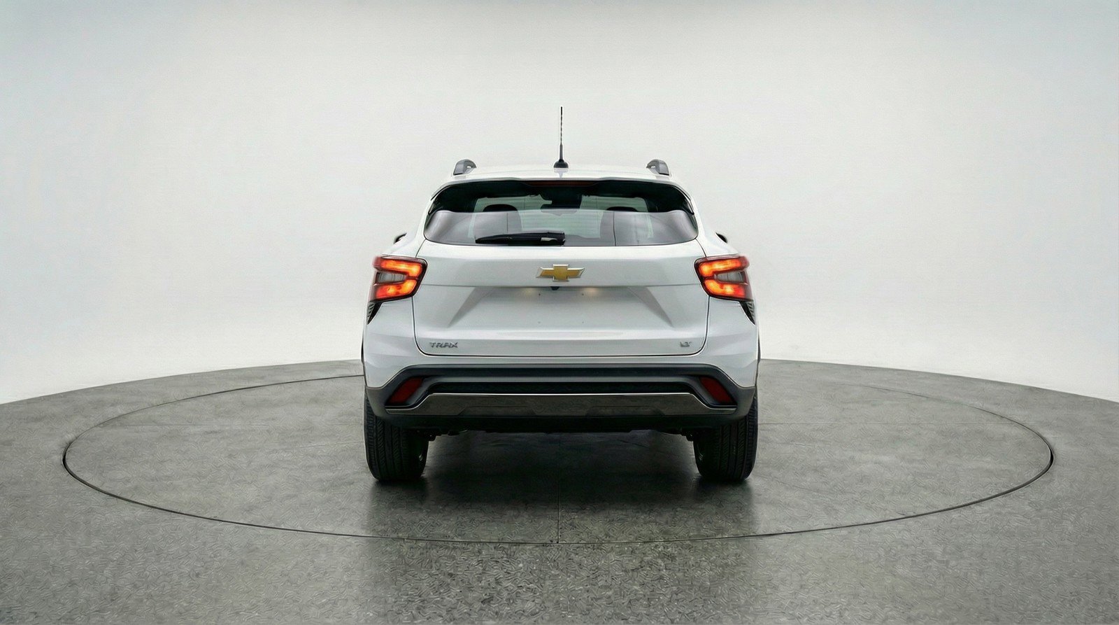 Used 2025 Chevrolet Trax LT image 7