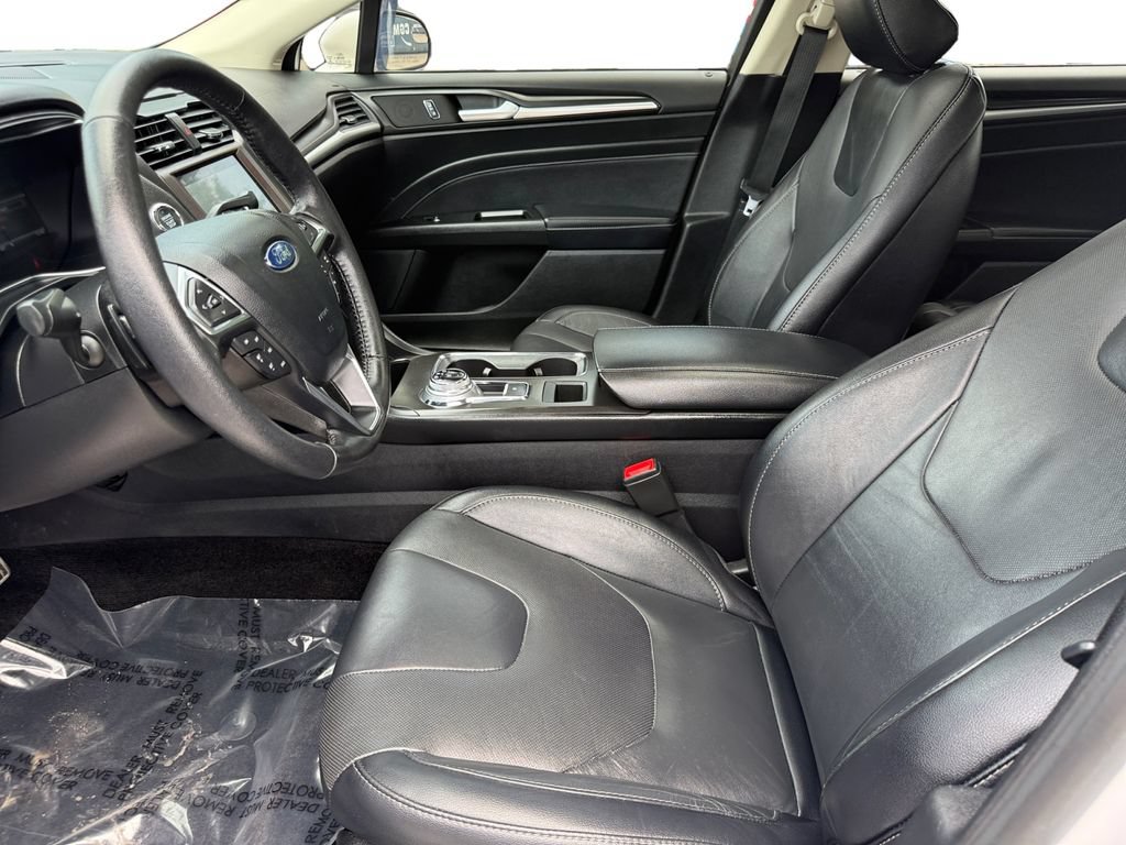 Used 2017 Ford Fusion Titanium FWD image 9