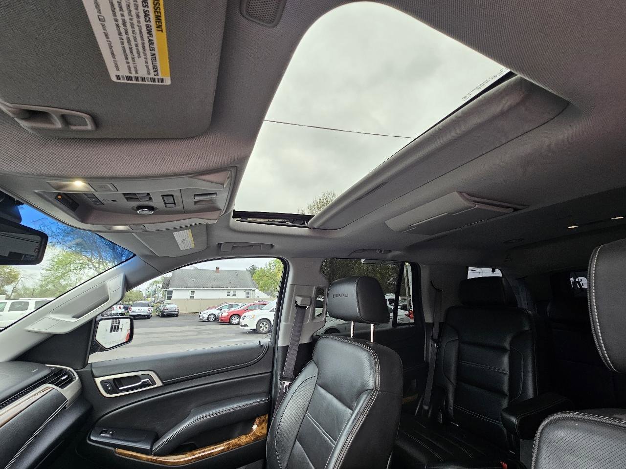 Used 2015 GMC Yukon Denali w/ Touring Package image 22