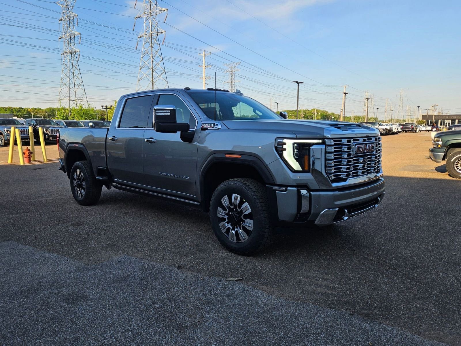 New 2026 GMC Sierra 2500 Denali w/ Denali Reserve Package AWD/4WD image 8