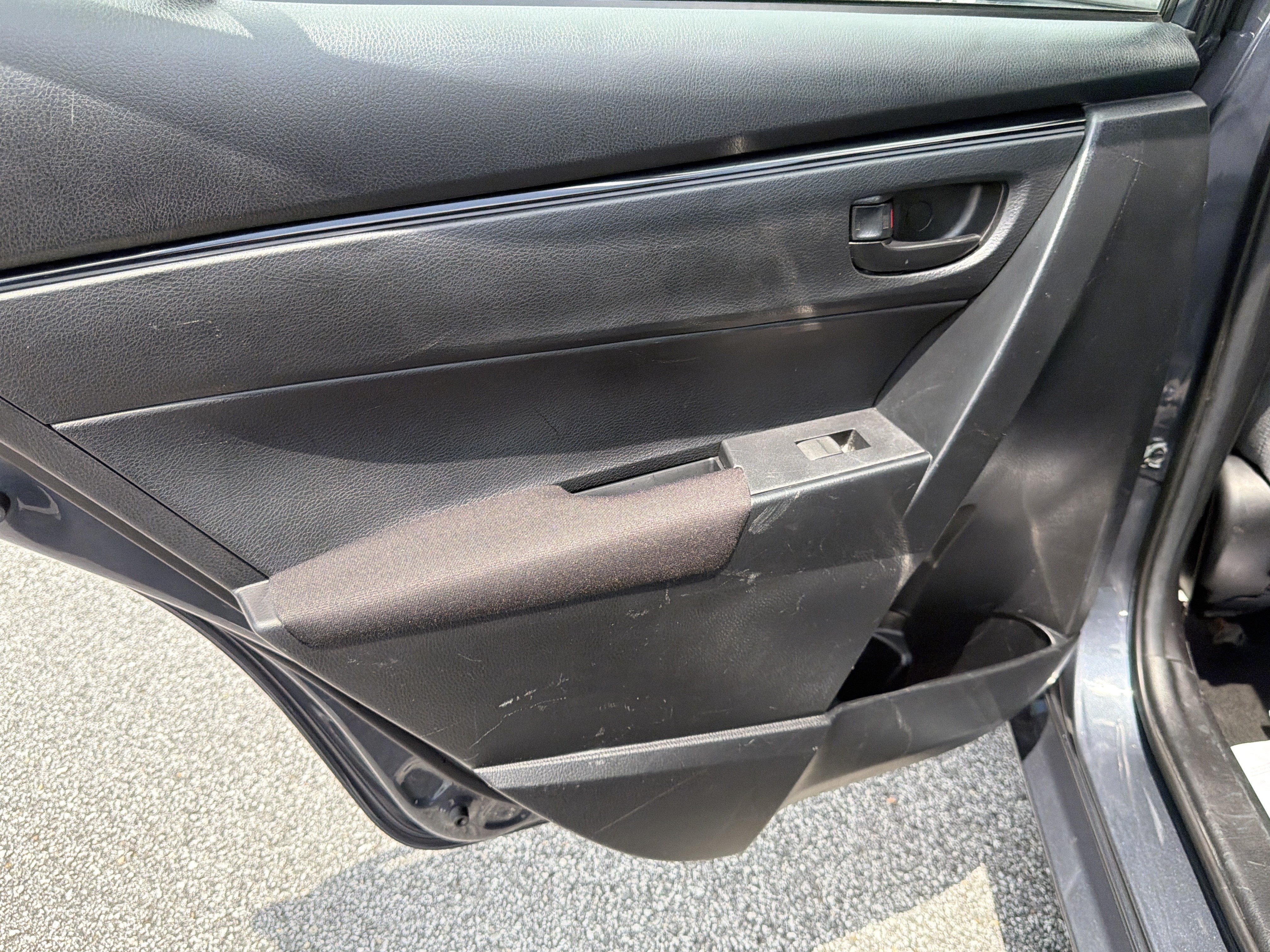 Used 2018 Toyota Corolla L FWD image 26