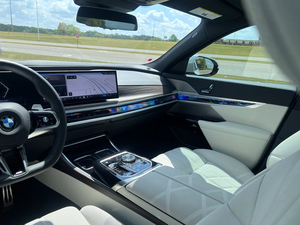 Used 2025 BMW 740i RWD image 22