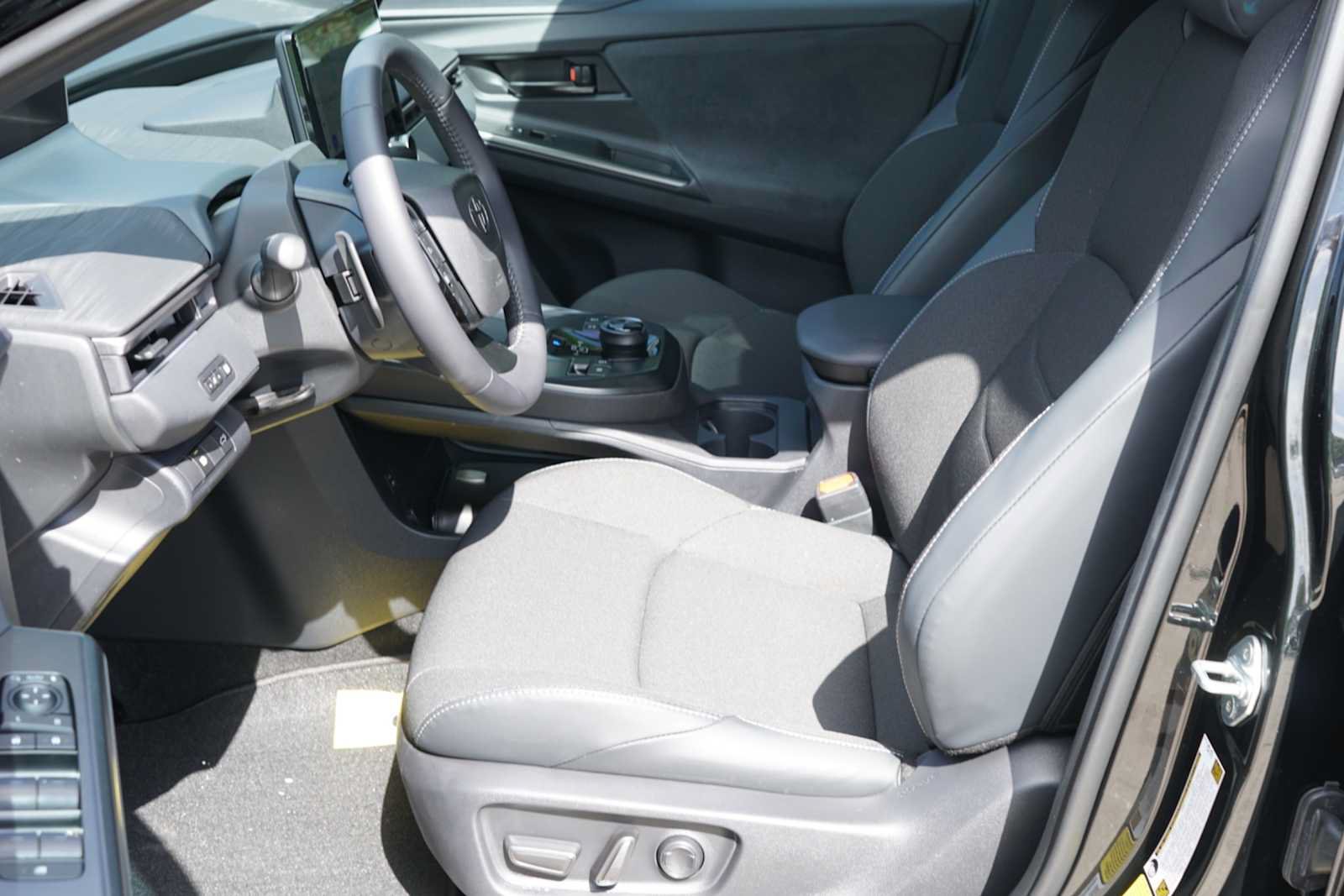 Used 2026 Toyota C-HR AWD/4WD image 7