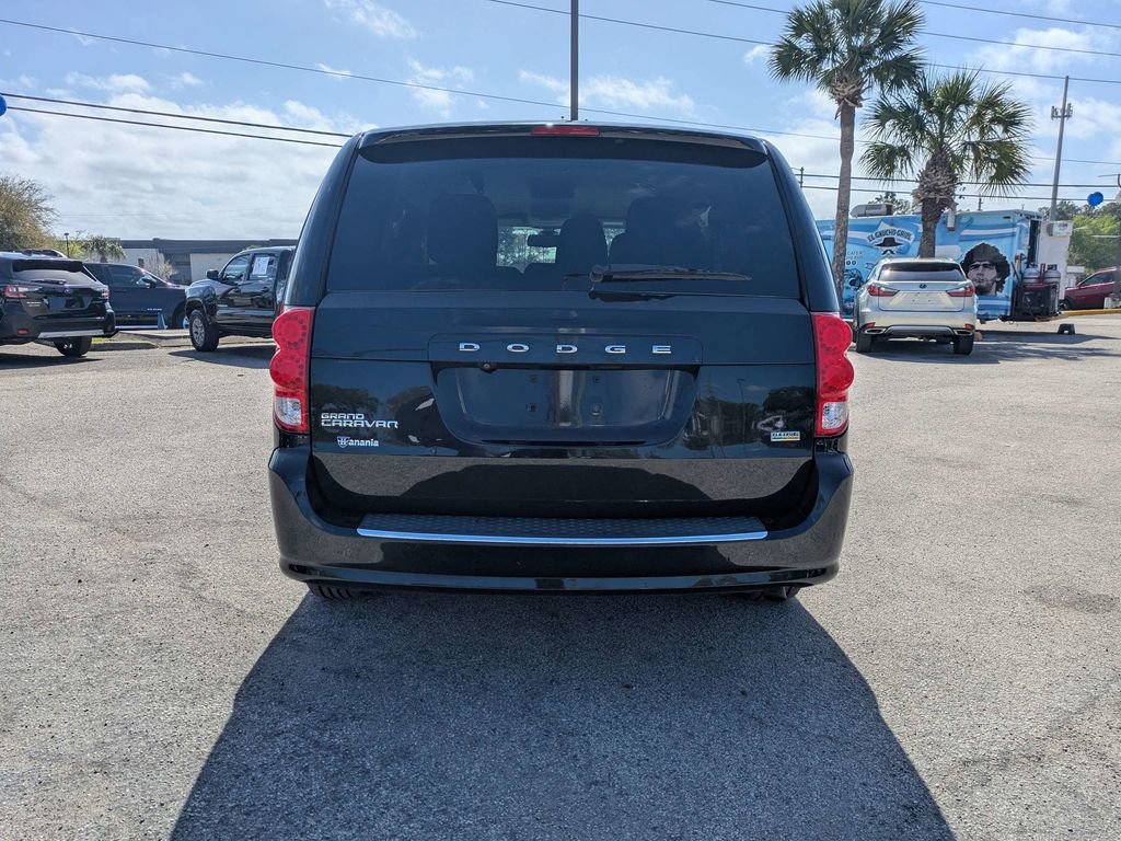 Used 2018 Dodge Grand Caravan SE w/ UConnect Hands-Free Group image 5