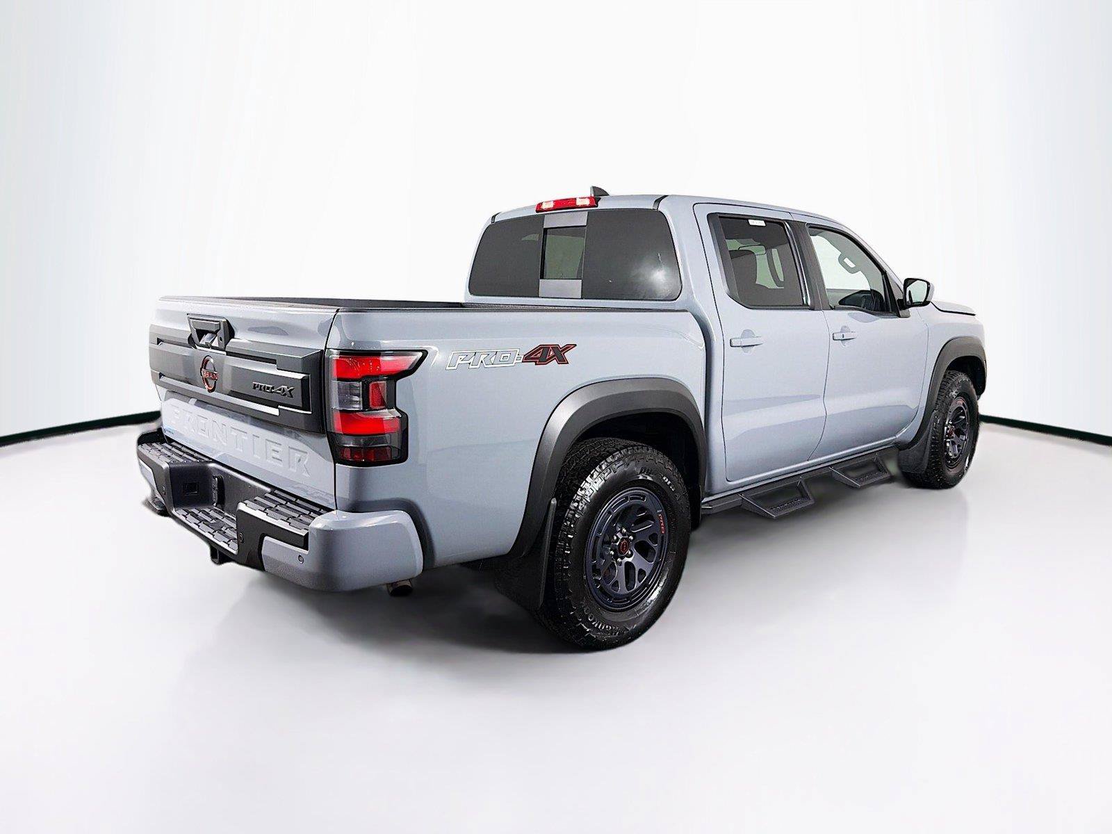 Used 2025 Nissan Frontier PRO-4X w/ Tow Package AWD/4WD image 11