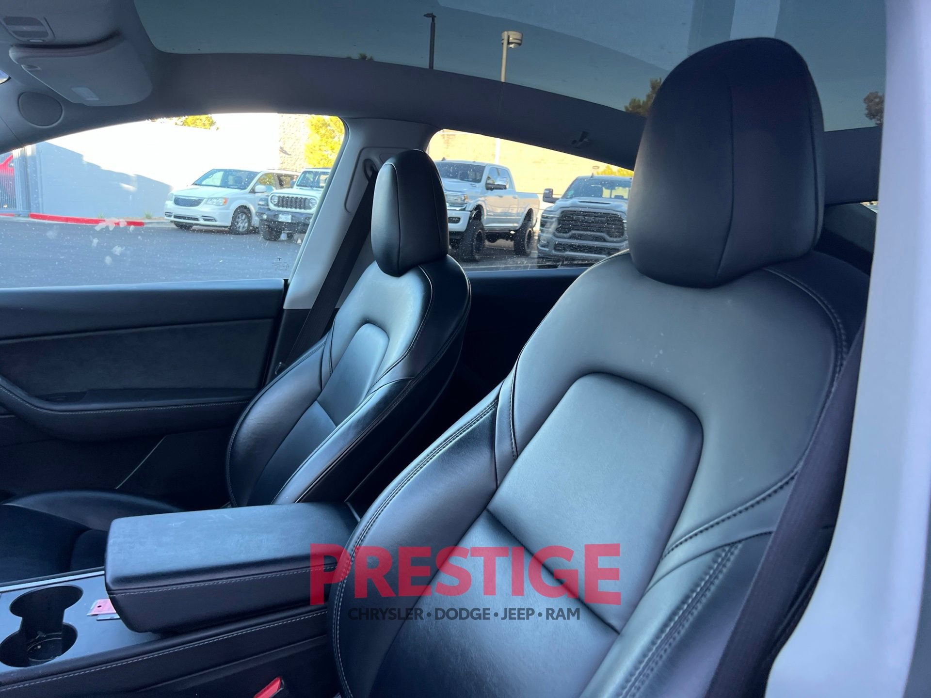 Used 2021 Tesla Model Y Long Range AWD/4WD image 29