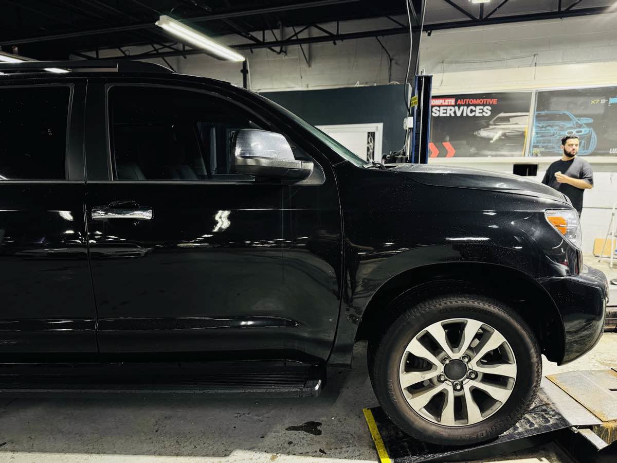 Used 2015 Toyota Sequoia Limited AWD/4WD image 2