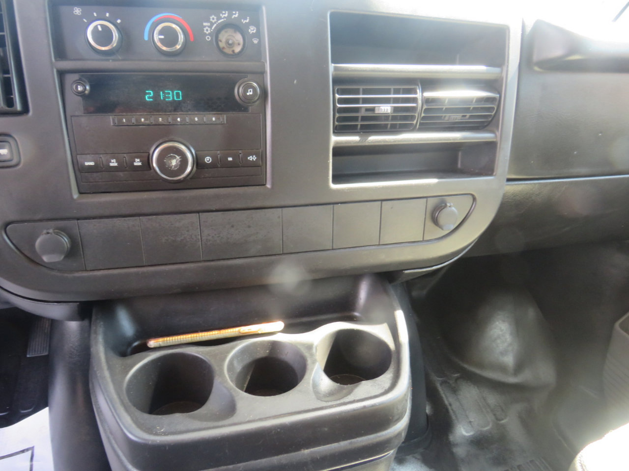 Used 2009 Chevrolet Express 2500 Extended image 27